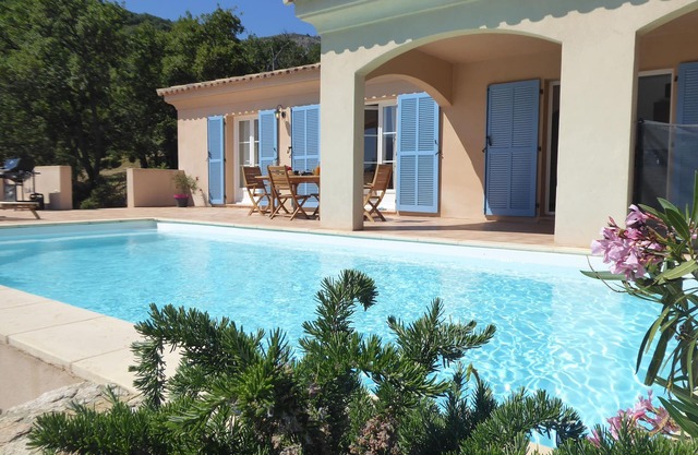 Large Villa (4/6 people) with private pool in Cateri