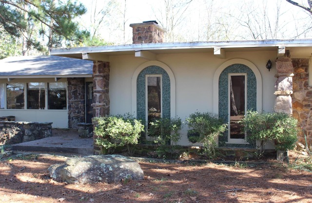 Large, Vintage, fully equipped, partially handicapped accessible home- Eden Isle