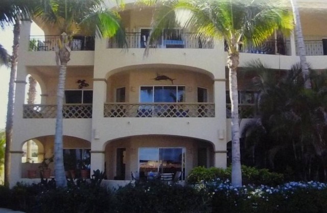Las Mananitas - 2nd Floor Luxury Corner Unit Closest to Beach