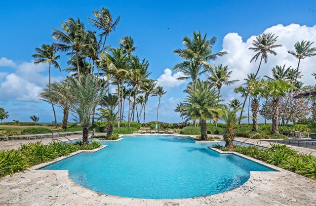 Las Palmeras | Oceanfront Luxury 3 Bedrooms Villa