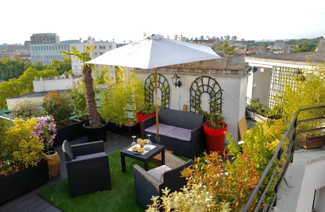 LAST FLOOR TERRACE Pte St CLOUD