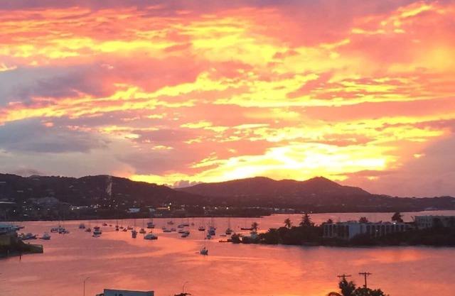 Last Minute Booking Sale! Stunning Ocean Views, 2 Pools, Tennis, and Generator
