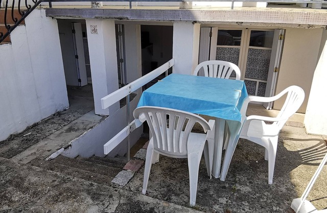 Last Minute! Beachside Apartment for 2/3 with Terrace, Parking, BBQ in La Tranche-sur-Mer