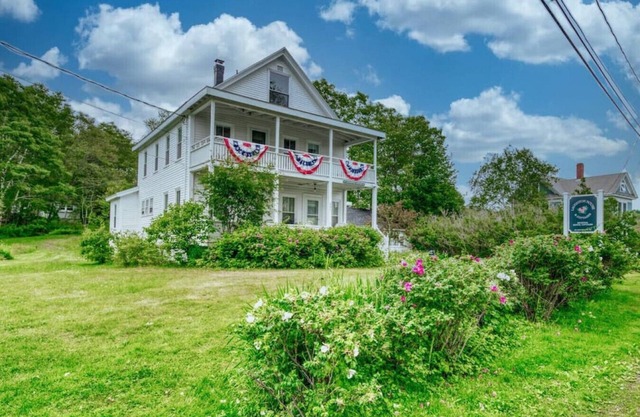 Laughton House @ Pemaquid Beach