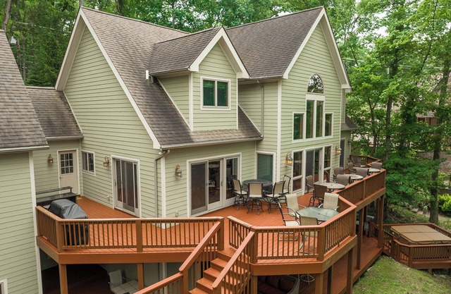 Laurel Cove | Lakefront + Dock & Private Hot Tub!