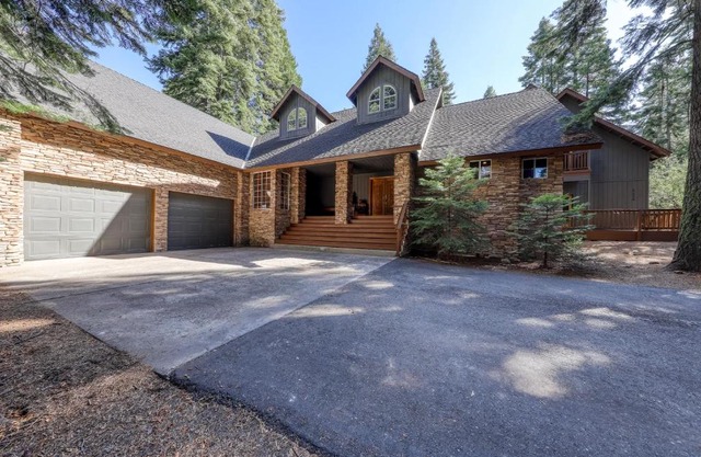Lazy Bear Lodge
