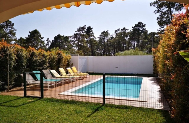 Lc. 11 368. Lovely 4 bed 3 bath house, with pool, 300 metres from the beach