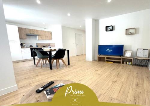 Le César - Free Parking - BY PRIMO C0NCIERGERIE