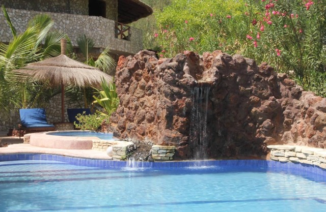 Le Calao du Lac Rose