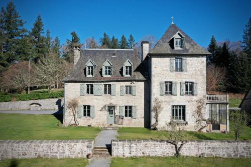 Le Château de Saint-Angel, Le Manoir du Rigouneix, 5 minutes A89, nature, calme, sauna