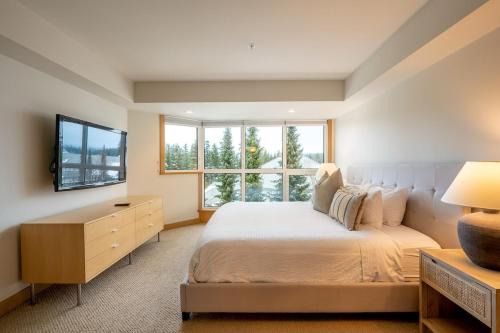 Le Chamois 508 by Outpost Whistler
