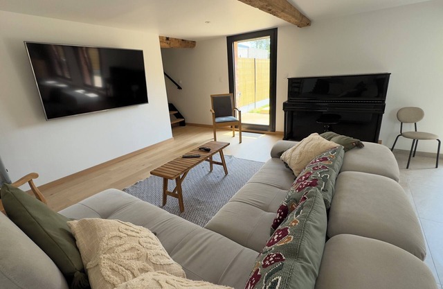 Le Clos de la Becque farm, pets welcome, horse boxes available