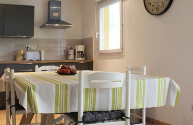 LE CLOS HORTENSE - BEAUTIFUL APARTMENT WITH WOODED TERRACE.