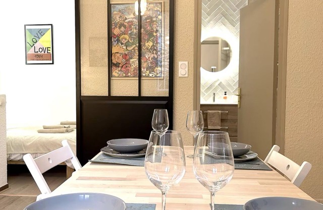 Le Cosy Nîmois, charm & terrace in the heart of Nîmes, 4 minutes from the arena