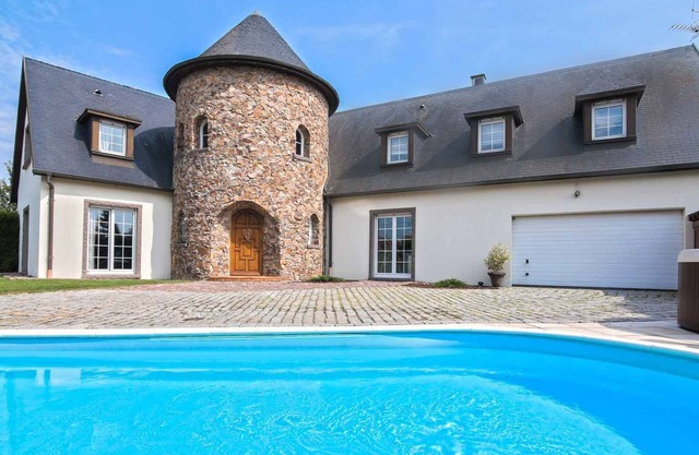 Le Domaine du Castel Piscine & Spa * Near EUROPA-PARK & ROUTE DES VINS