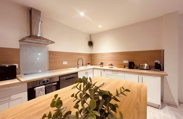Le Félicité: spacious P4/98 m2 + parking lot