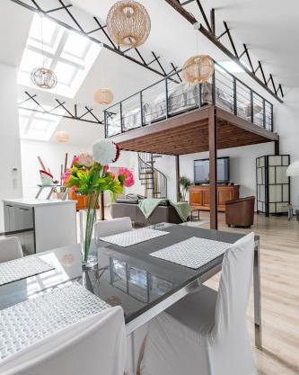 Le Faubourg Saint Martin Loft and Spa 1