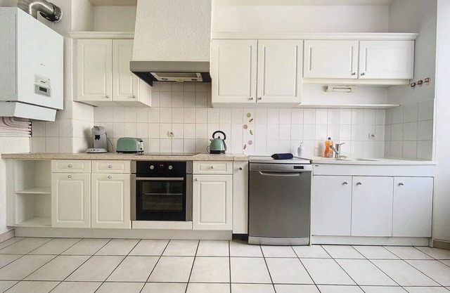 Le Grand Jaures Near town center