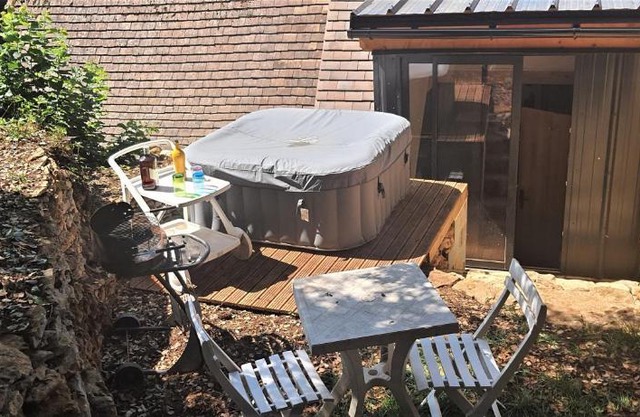 Le gros chêne, gite du XVIII siècle, jacuzzi privatif