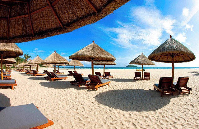 Le Meridien Shimei Bay Beach Resort & Spa
