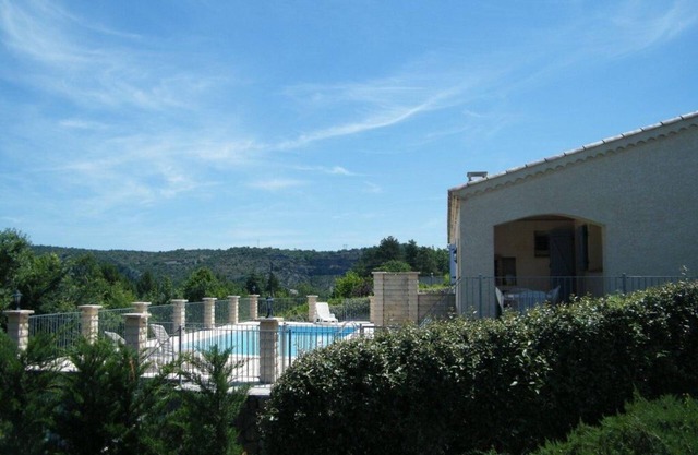 Le Murier B : Mooie Vakantiewoning met Zwembad in de Ardèche