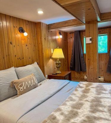 Le P'tit Bonheur - Plage avec embarcations