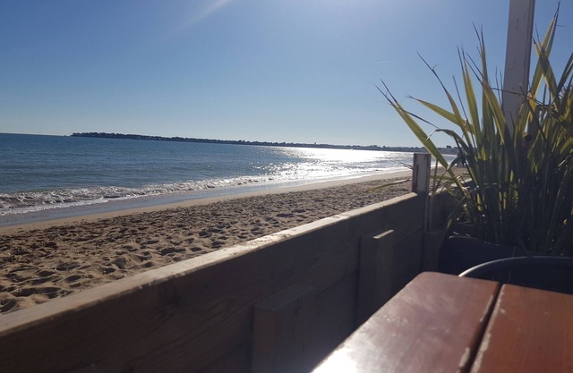 Le Pouliguen, 100 metres from the station, beach, restaurants, stores, sea outings