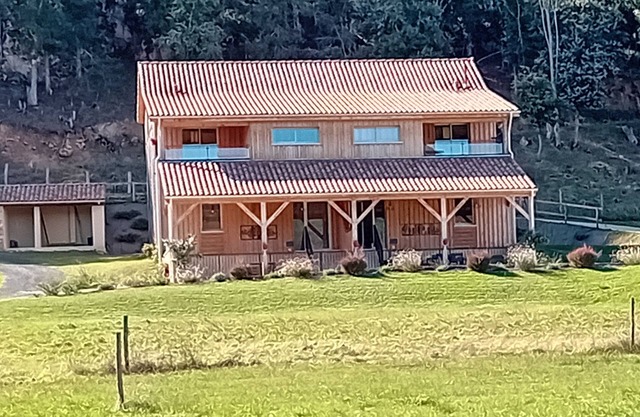 Le Séchoir des acacias "3 Gîtes: 12 personnes".