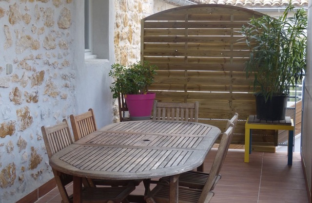 Le torrent, gîte 100 m2, village center, in renovated house with 4 gîtes