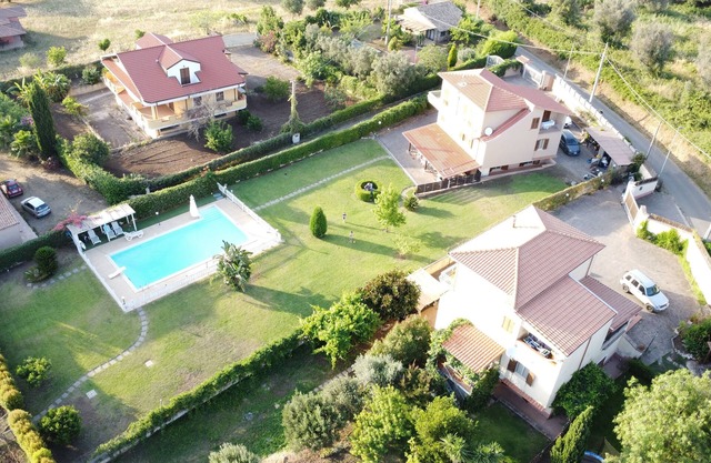 Le Ville Rosa Pi, with two pools for 20 persons near Tropea
