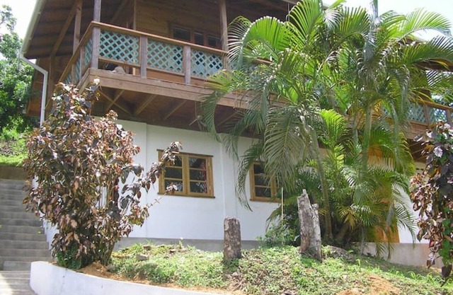 Leapfrog, Castara, Tobago Garden view 5 mins from beach.