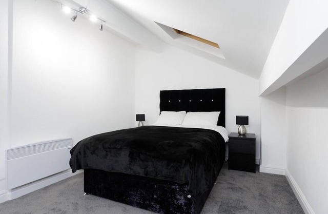 Leeds 1 Bedroom Apartment Sleeps 2