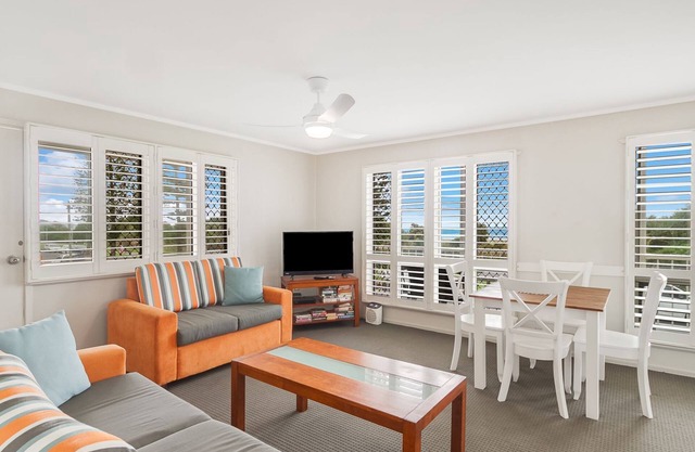 Legacy 3 - Bilinga/North Kirra Beachfront - Min. 3 Night Stays!