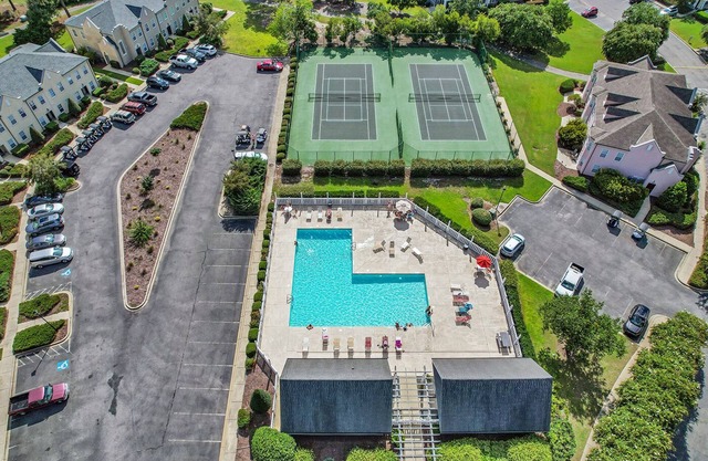 Legends Golf Condo Steps From Ailsa Pub | Pool