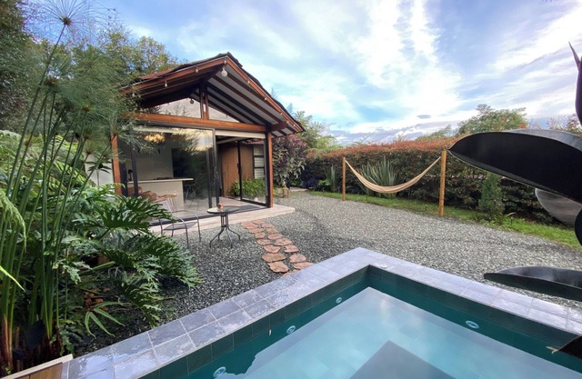 Lembos Cabin with Jacuzzi and sky view