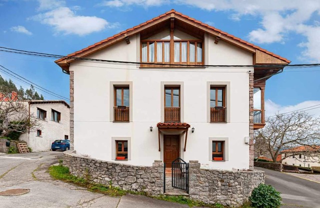 Leo Holiday Home