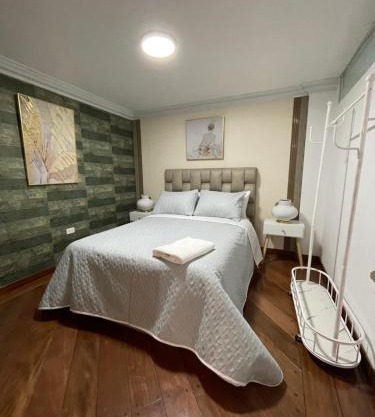 Leo room
