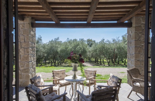 Leonardo house, ground floor of a farmhouse, private patio, two and a half rooms