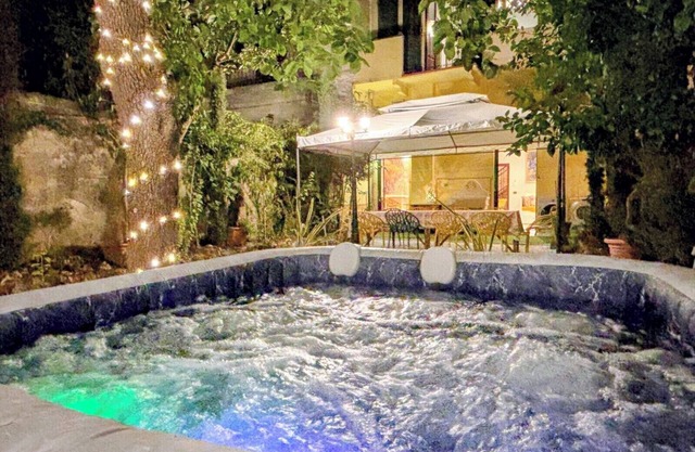 Leonardo House Pisa Garden Center Whirlpool Pool