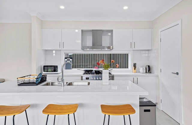Leppington Two-Level 4Br near Village & Woolworthsn