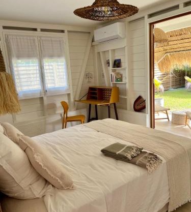 Les Cabanes cosy à 2 pas du lagon - charme et confort