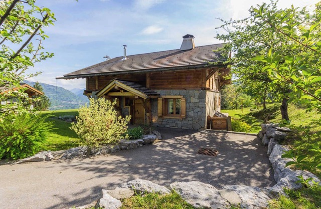 LES CHAMPERONS - MARTHOD