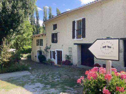 Les Deux Chevaux Chambres d’Hôtes