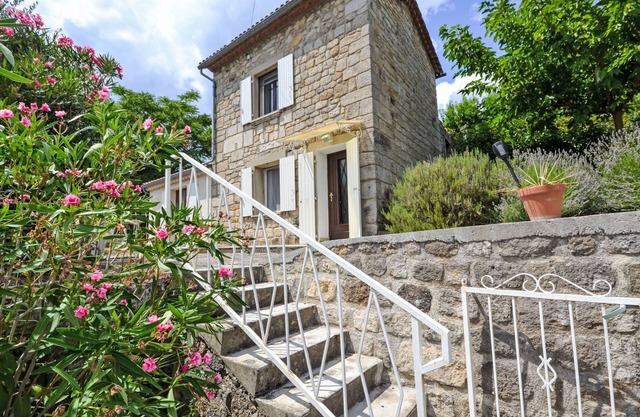 Les Lauriers Roses by Interhome