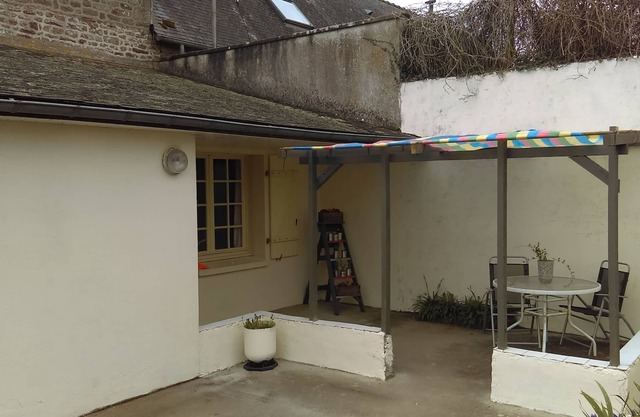 LES MEZERAIS RURAL 1 BED PRIVATE COSY GITE SLEEPS 2