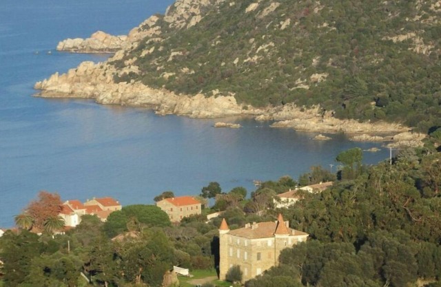 Les pieds dans l'eau: air-conditioned, fully-equipped apartment in Golf de Campomoro