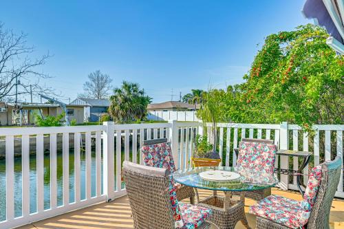 Less Than 1 Mi to Beach Hudson Apt with Fishing Dock Access