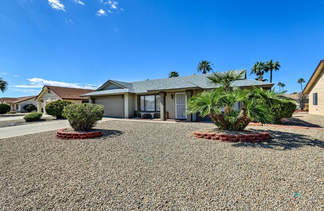 Less Than 1 Mi to Golf Home with Screened Porch in Sun City