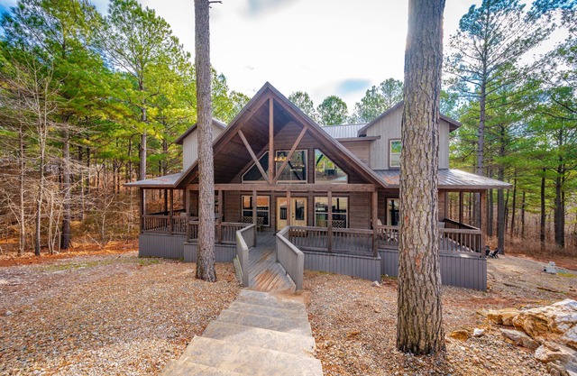 Let's Get Together: 6Bed+Loft/Gameroom+5.5Bath