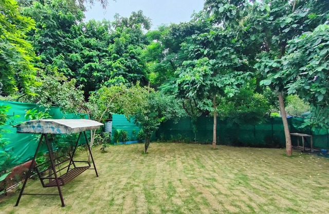 Let'stay DLF Phase- 1, Gurugram